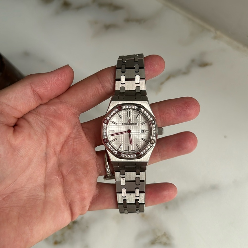 Designer watch comes with links